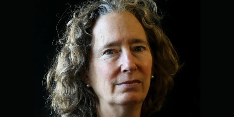 Headshot of Lynda Mapes